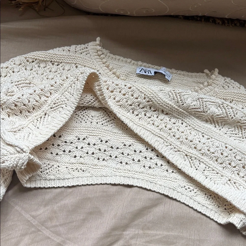 Zara crochet knit cream shrug sz.M